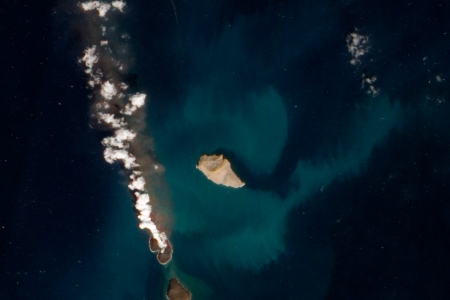 Volcanic activity in the Zubair archipelago, Red Sea, 7 January 2012. EO-1 ALI image (NASA).