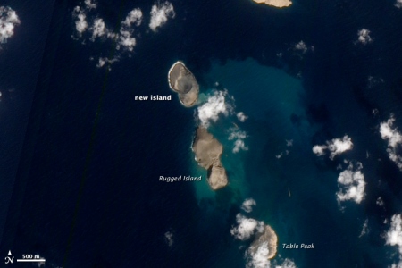 Volcanic activity in the Zubair archipelago, Red Sea, 15 January 2012. EO-1 ALI image (NASA).
